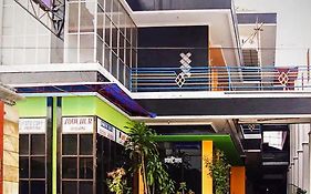 RedDoorz Syariah @ Santana Stasiun Kepanjen